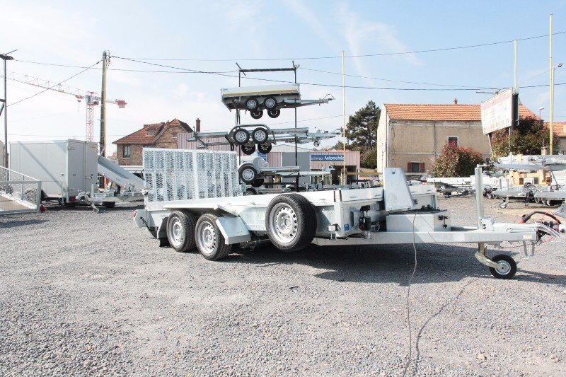 o1 REBOQUE HUMBAUR SENKO 8245 RASLESOL - Image 1