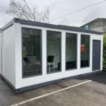 Escritório portátil com dois compartimentos